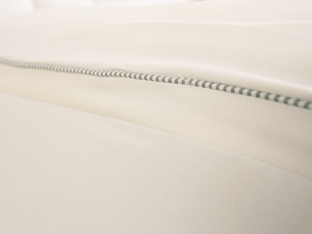 Очень густой удобный защитник полиэстера матраса